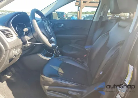 2020 Jeep Compass Latitude z USA, uszkodzony, nr VIN 3C4NJCBB2LT247093